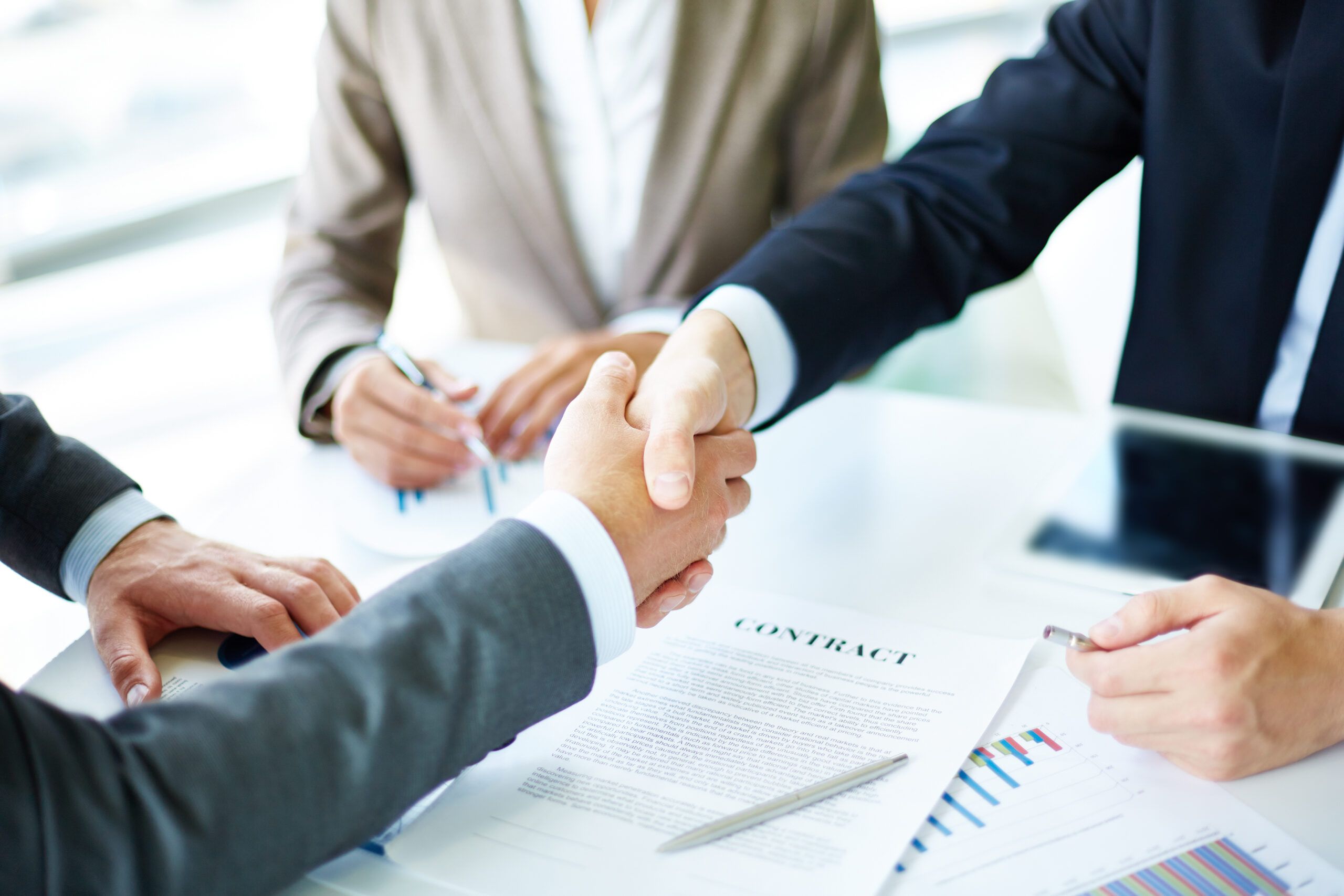 handshake close up executives scaled 04e34d33